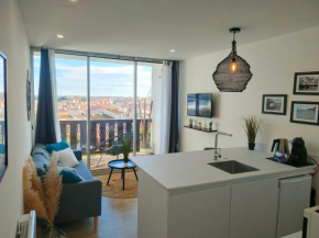 Superbe T2 en centre port, vue panoramique sur le Cap d'Agde
